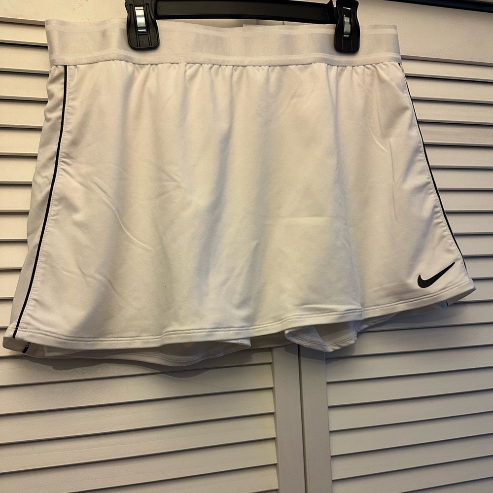 Nike Woman’s Tennis/Pickleball Skirt - Size L